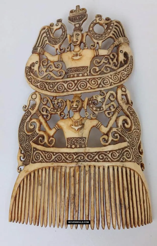 1806 Large Antique Indonesian Comb