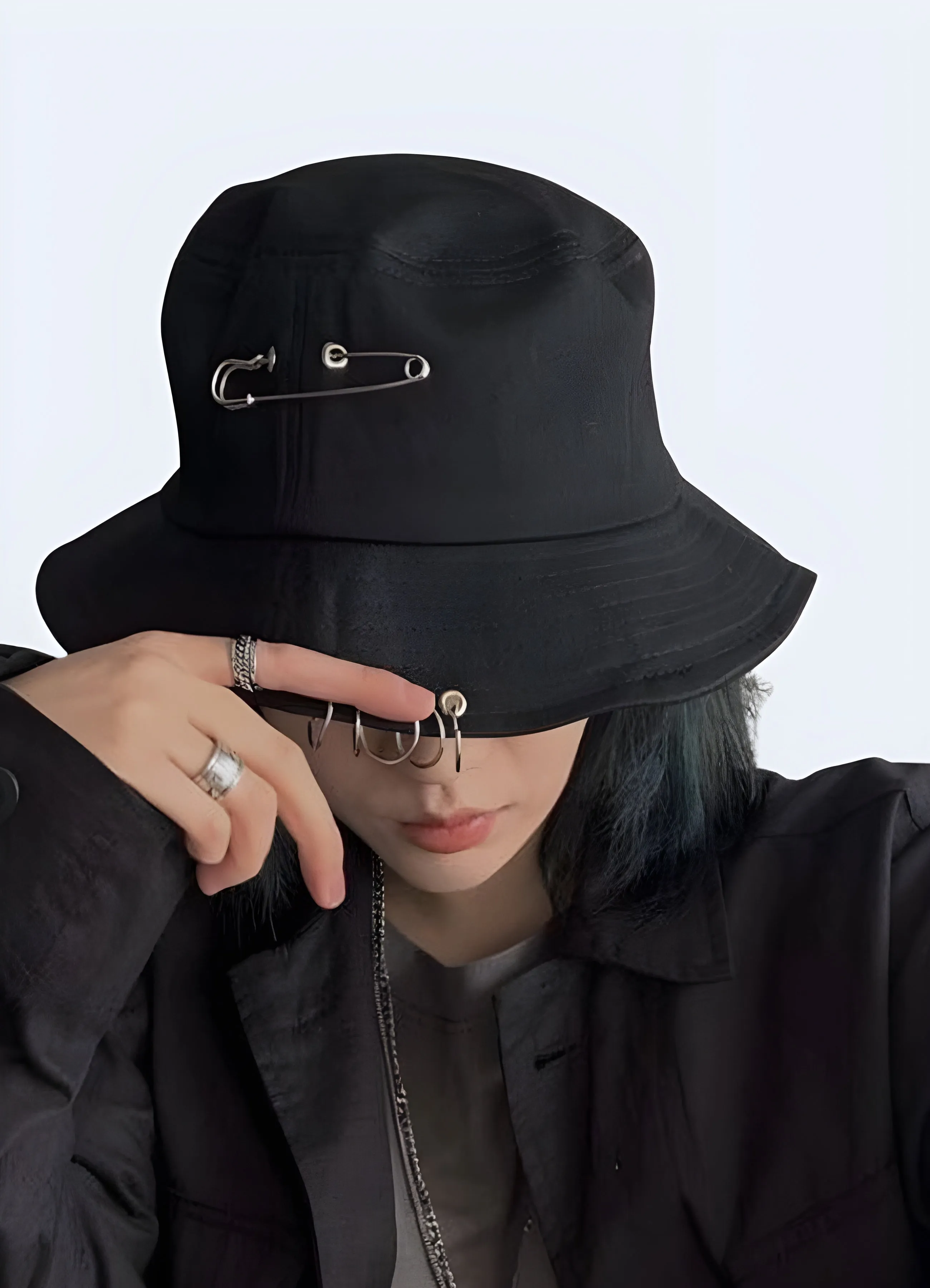 Black Bucket Hat With Rings