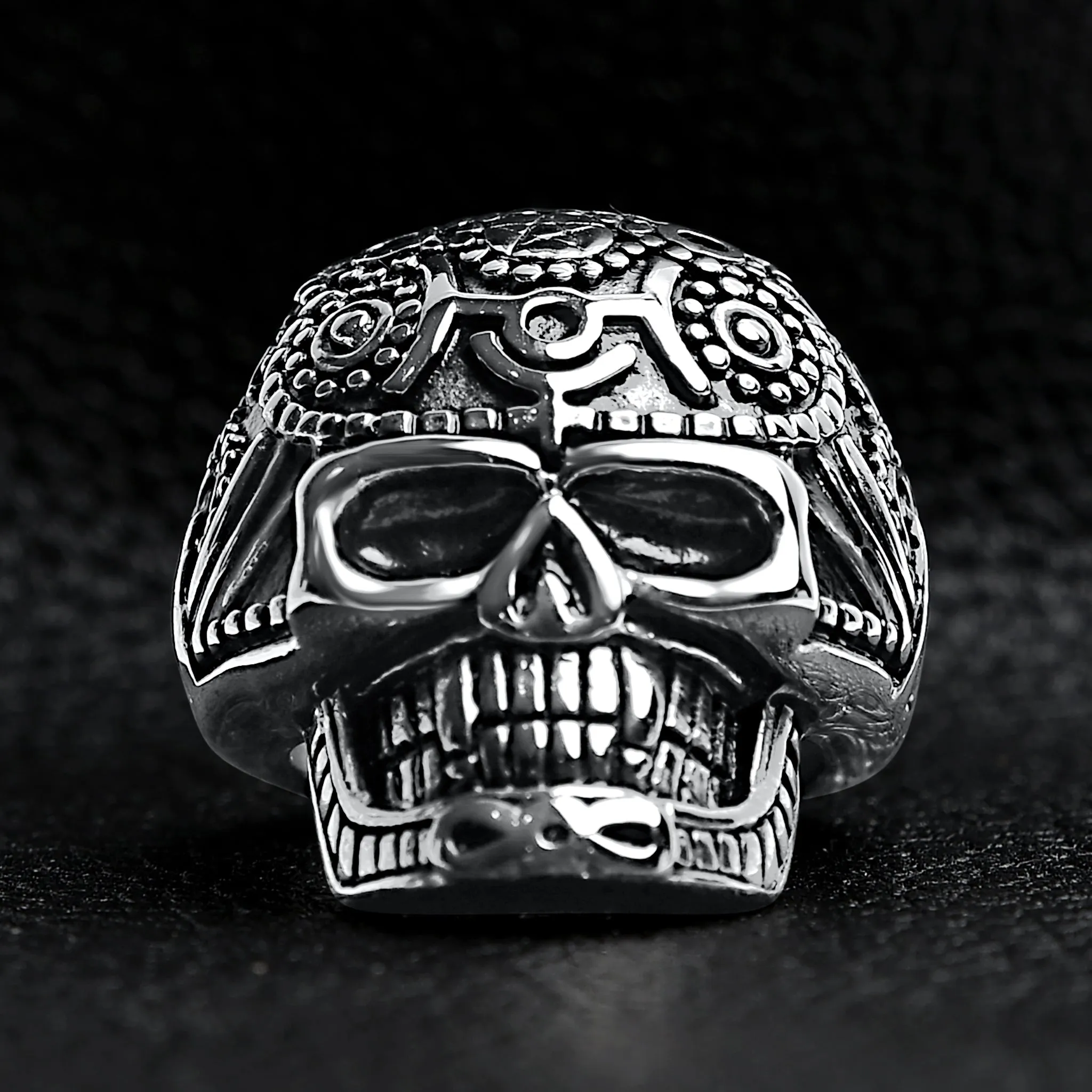 Detailed Skull Stainless Steel Ring / SCR4042