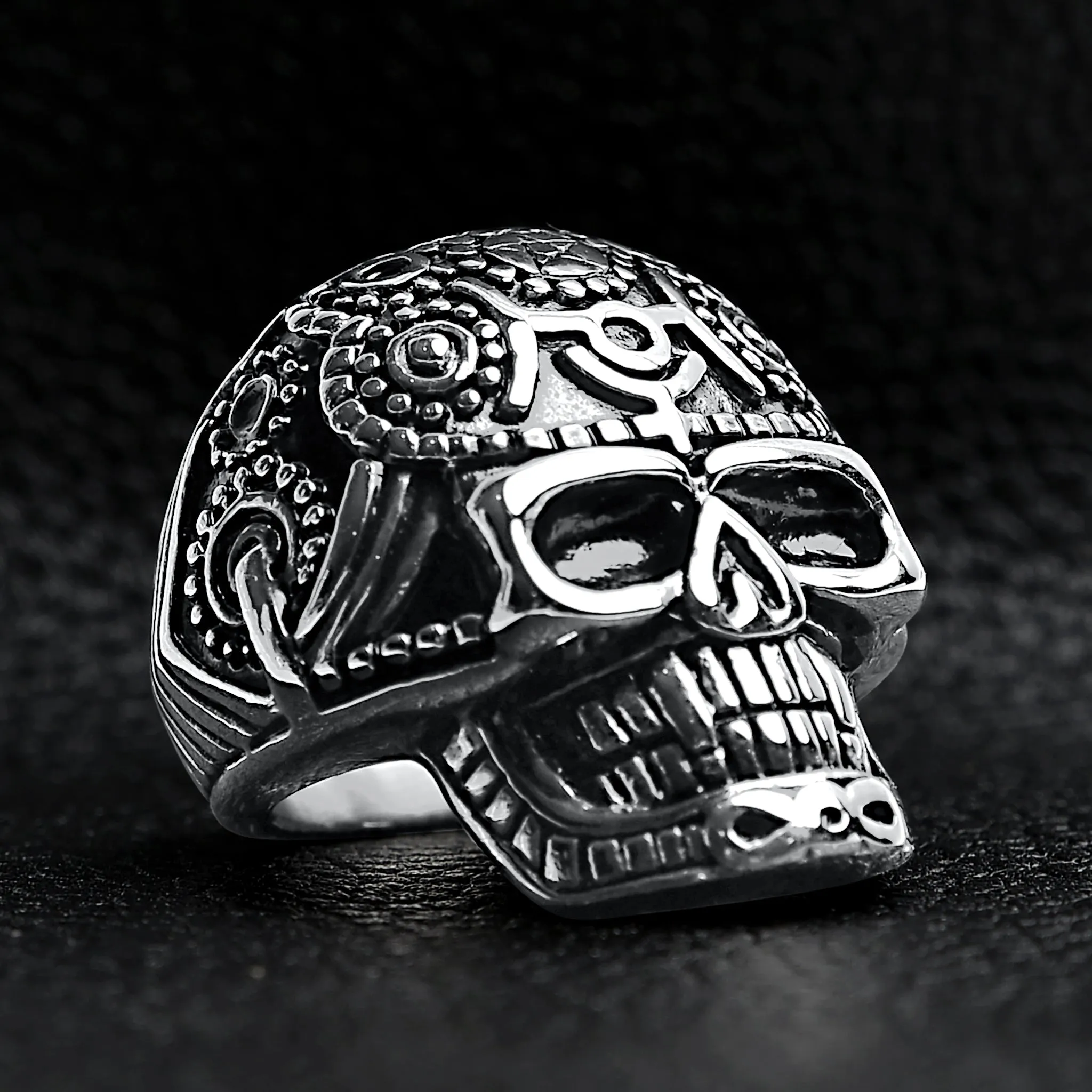 Detailed Skull Stainless Steel Ring / SCR4042