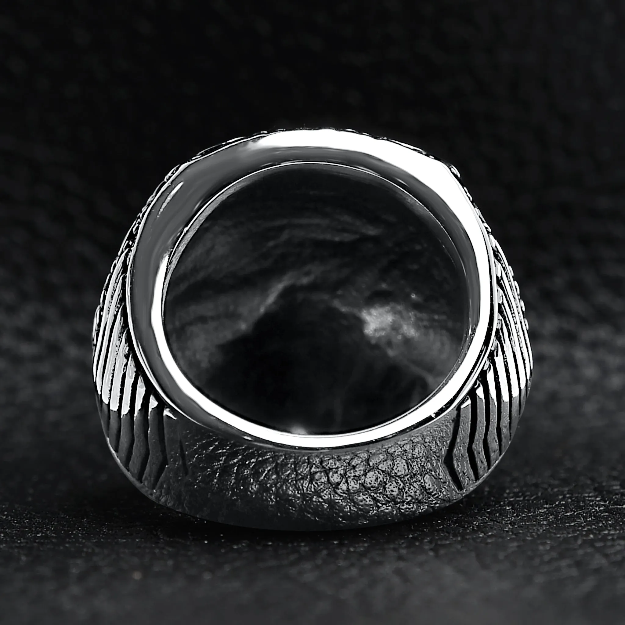 Detailed Skull Stainless Steel Ring / SCR4042