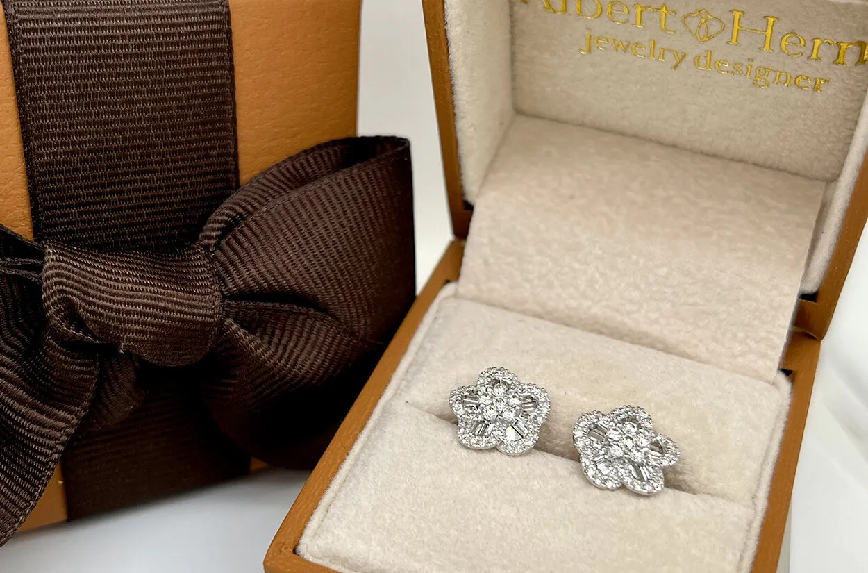 Earrings 18kt White Gold Flowers Baguette & Round Diamonds